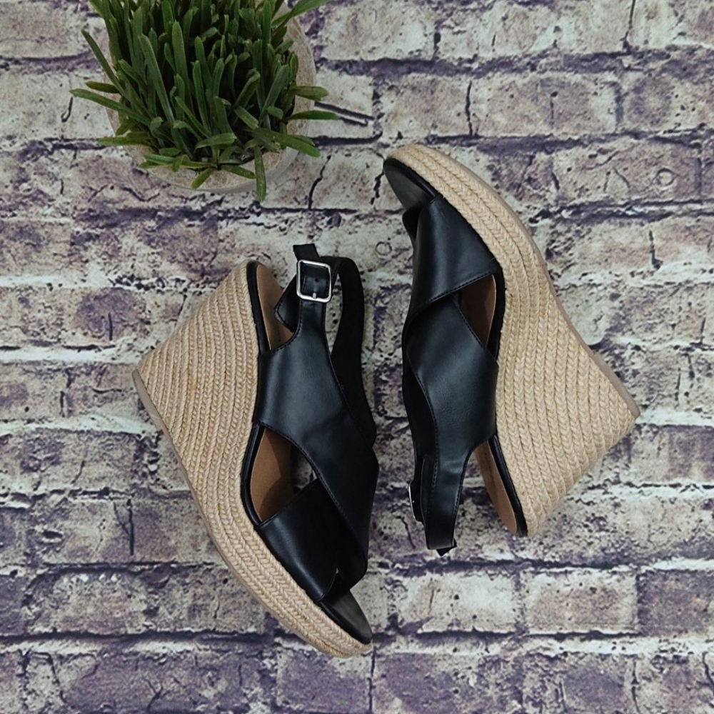AMERICAN EAGLE WEDGES